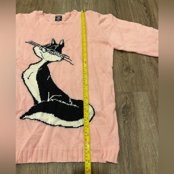 Warner Brothers Looney Tunes Knit - Picture 5 of 7